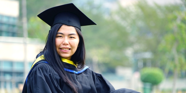 Alumnus Ms. Mon Lo awarded scholarship for excellence by EDB
