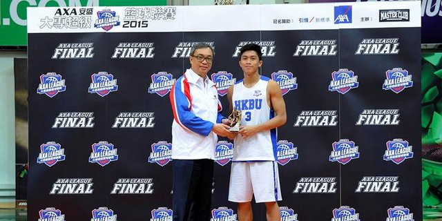 许烜行同学获颁「AXA安盛大专超级篮球联赛」助攻王
