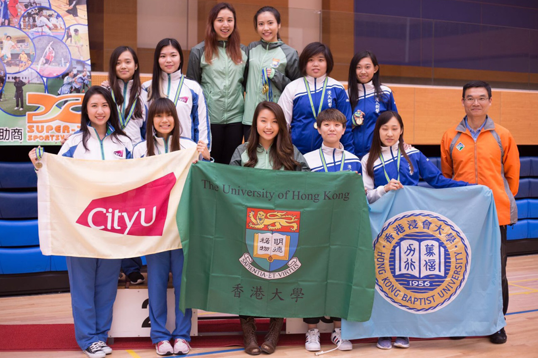 浸大女子劍擊隊則在於重劍項目準決賽中擊敗香港中文大學，取得季軍。