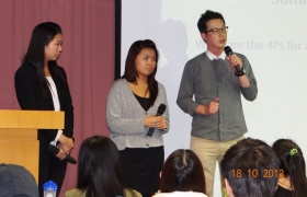 Alumni from Division of Business shared their experiences and techniques in the application and interview for university admission.