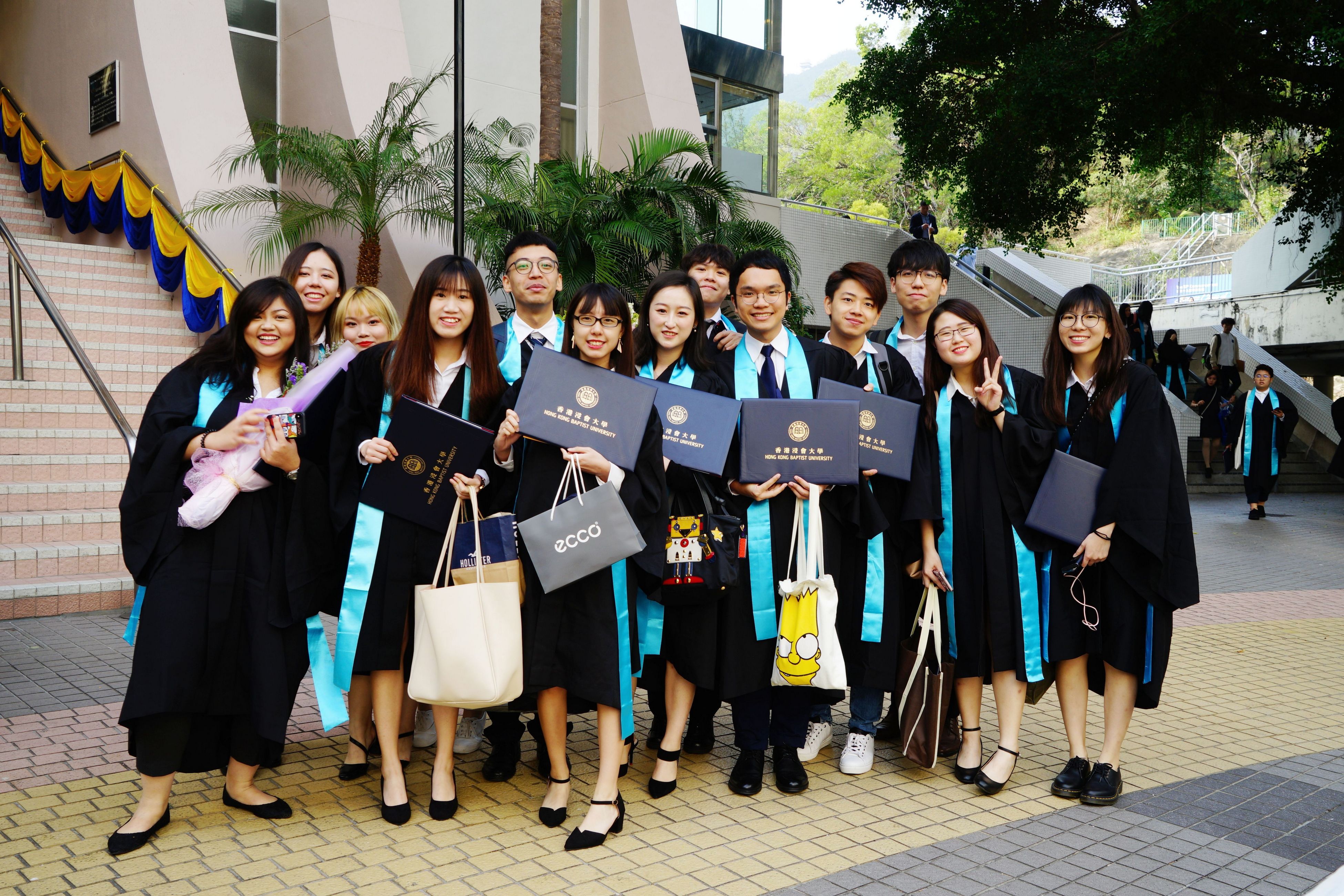 近2,500持續教育學院畢業生於香港浸會大學第59屆畢業典禮獲頒授學銜。