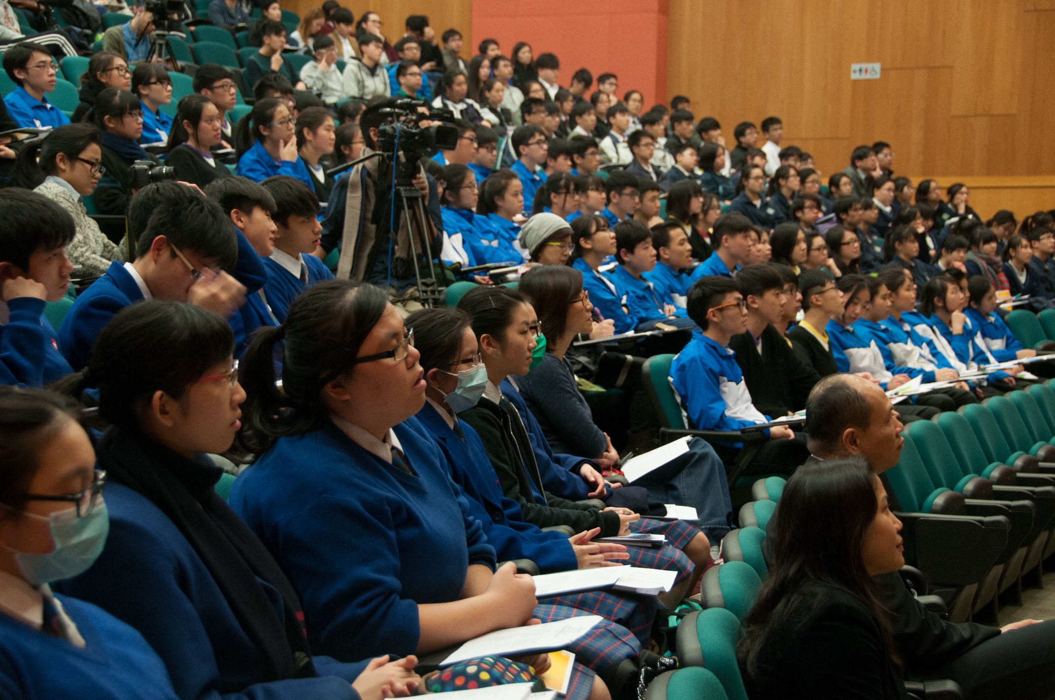 逾一百四十位中學師生參加是次講座