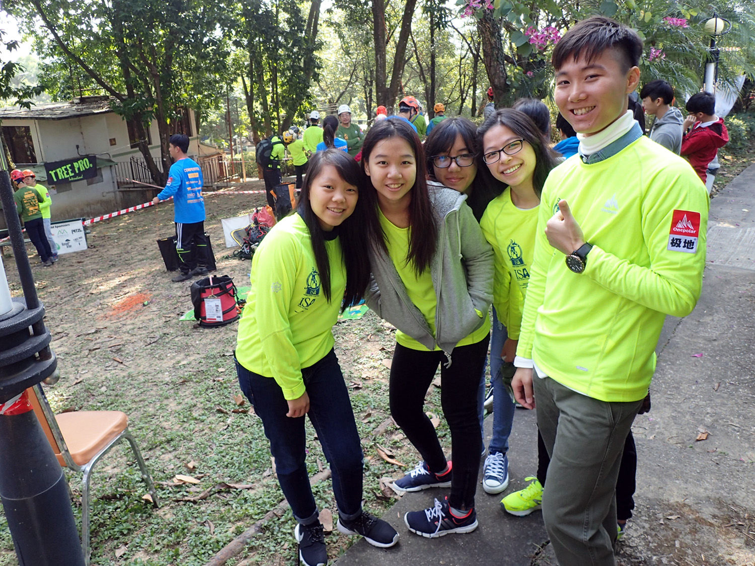 CIE Students enjoyed the volunteering experience in the Tree Climbing Championship.