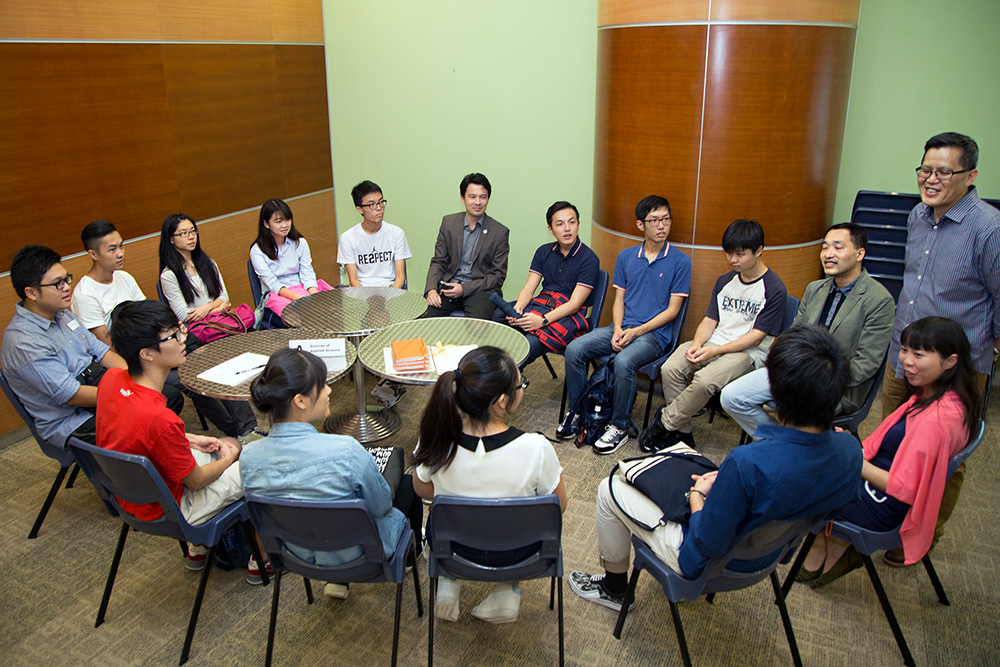 校友導師和學員于開展典禮初次會面和交流。