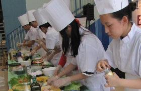 浸大國際學院去年亦曾舉辦食譜設計及烹飪比賽，推廣校園健康飲食文化。