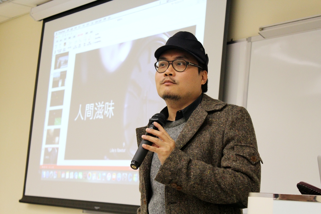 主讲嘉宾黄劲辉博士与同学分享他制作电影的宝贵经历和难忘体验。