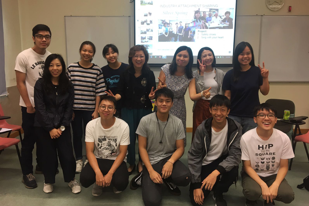 Students were excited to share their exchange experience with their lecturers.