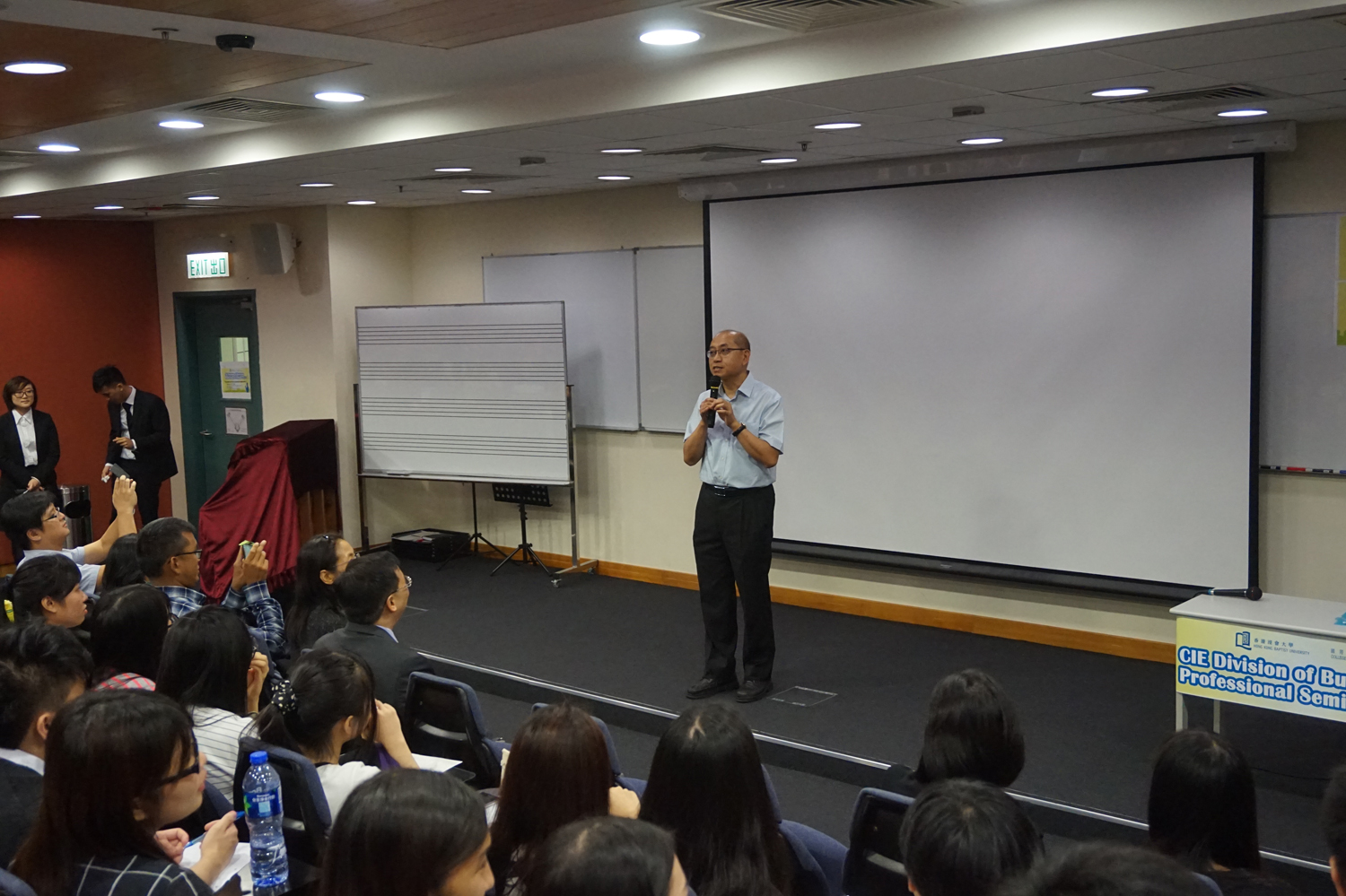 Prof. Siu Wai Sum, Department of Marketing of HKBU shared the tips and techniques for university interviews.