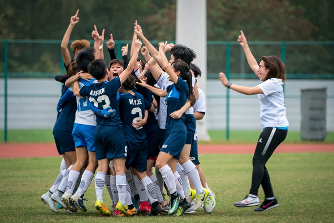 浸大女子足球隊在「2017-2018大專盃女子足球賽」中表現突出，勇奪冠軍。