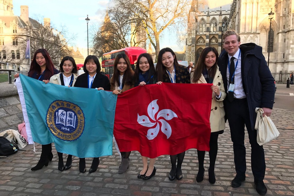 2017年，七位浸大学生组队参加伦敦国际模拟联合国会议（London International Model United Nations）。