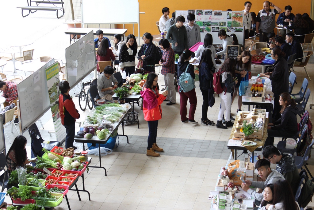 CIE staff and students showed their appreciation and support to local farmers and NGO workers for their persistence in practicing sustainable agriculture and living in the CIE Farmers’ Market.