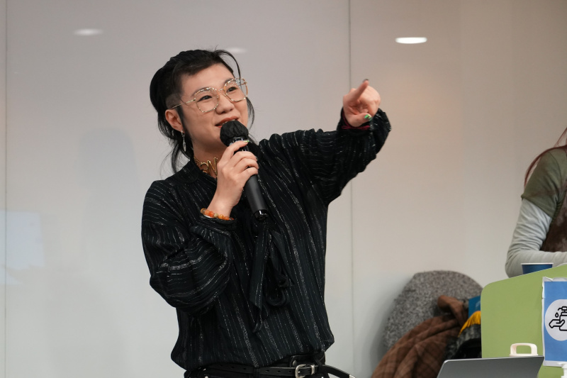 香港年青视觉艺术家及剧照师曾觅女士分享日常摄影、影像艺术及平面设计的心得。